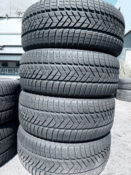 255 40 20 Pirelli Sottozero 3 99% 2023 Шини Зима
