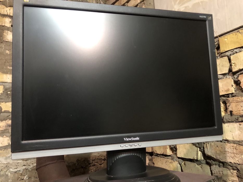 Монитлр View Sonic va2216w