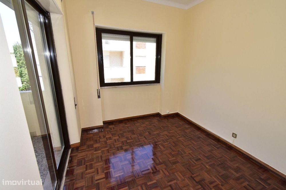 Apartamento T3 arrendado - para Investimento– Localização Central e Ót