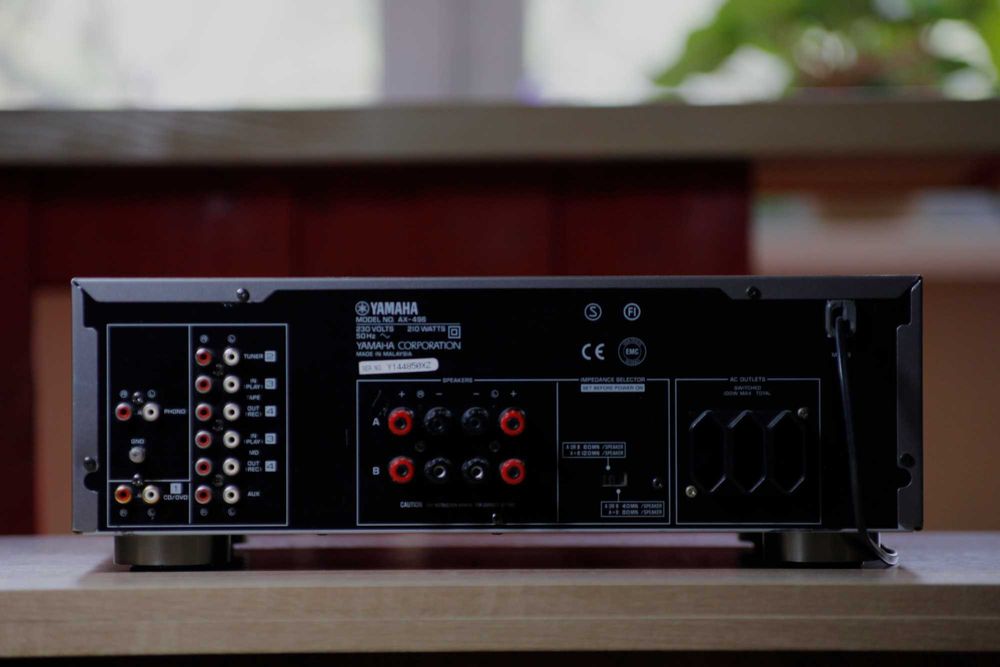YAMAHA AX-496 Titan