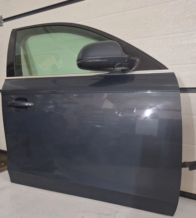 DRZWI KOMPLETNE PRAWY PRZÓD - AUDI A4/B8 SEDAN -09 ROK - KOLOR LZ7H