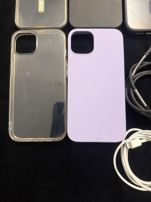 IPhone Apple 13 zestaw obudowy /etui  + kable ( uzywane stan bdb)