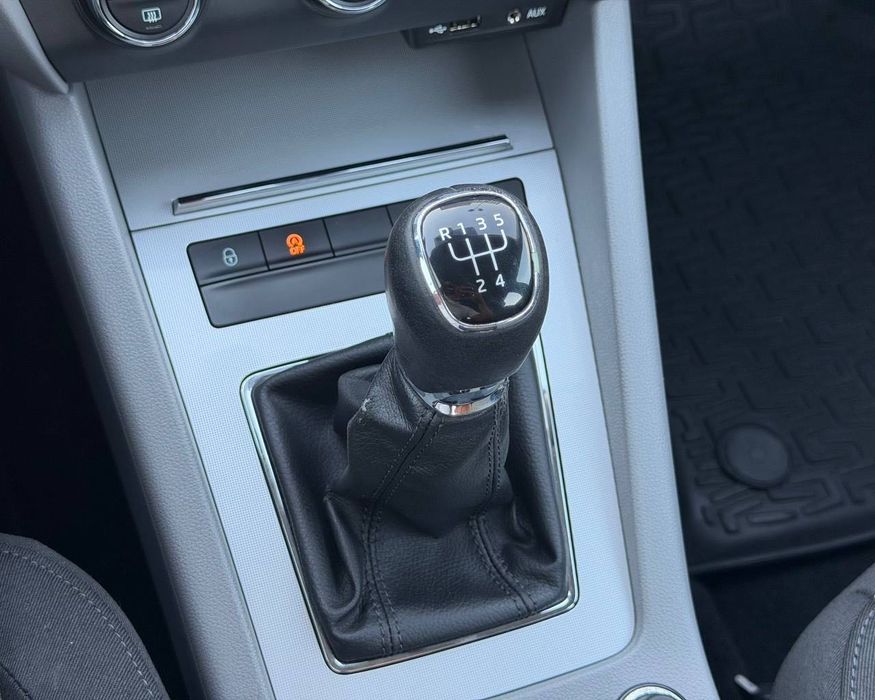 Skoda Octavia A7 Official