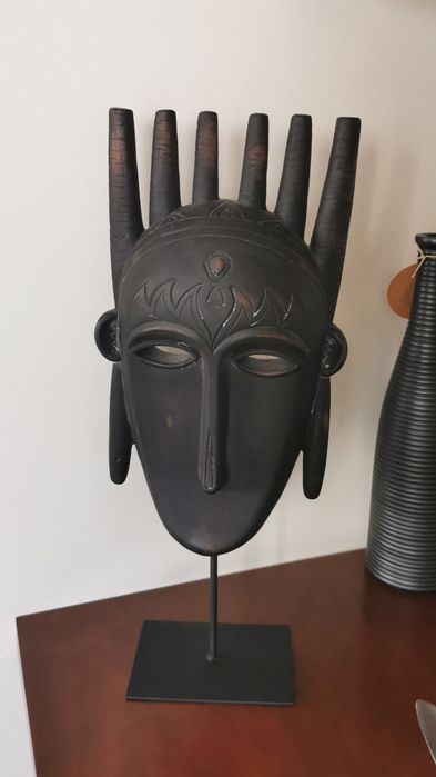 Máscara africana de madeira
