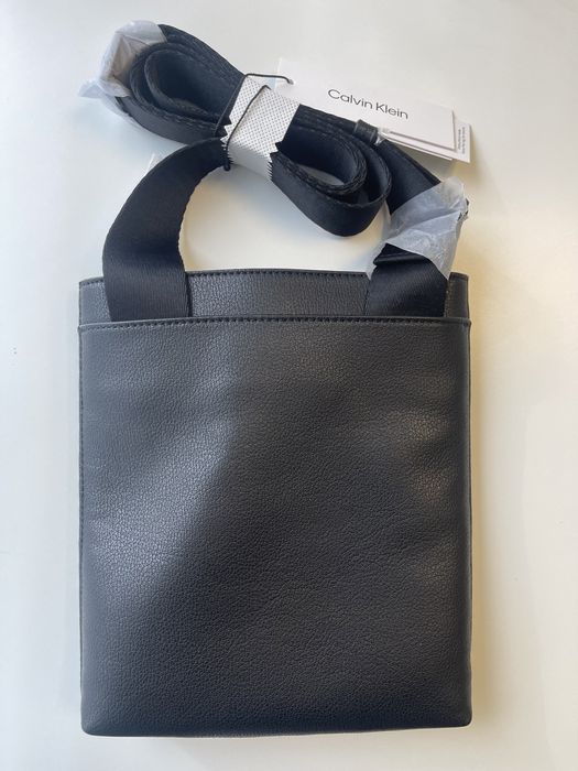 Calvin Klein сумка через плече