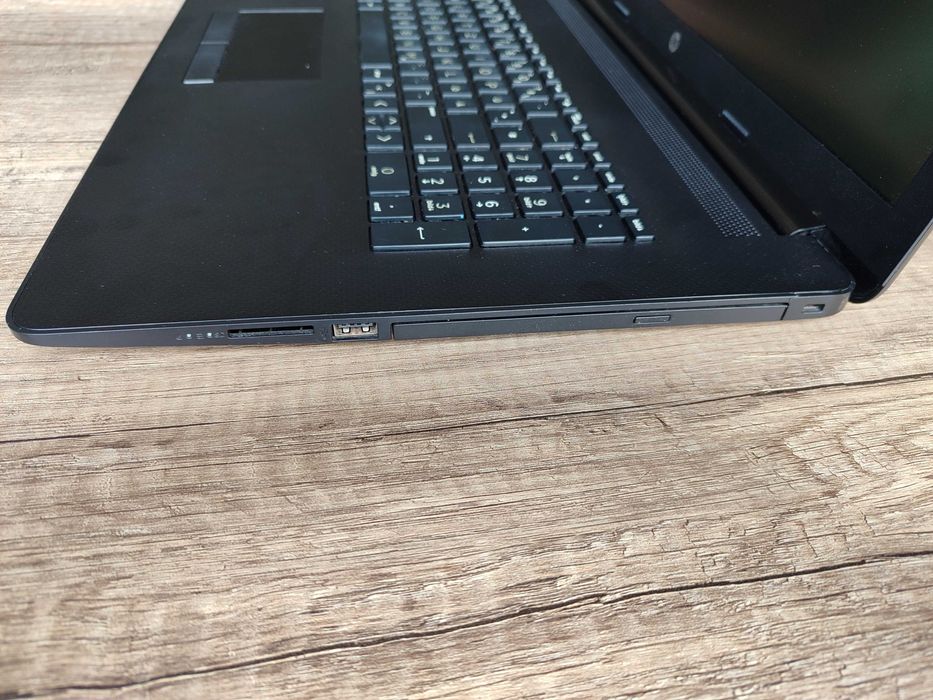 Laptop HP 17-ca1205ng Ryzen 5/8GB DDR4/SSD/HDD/Win 10/11