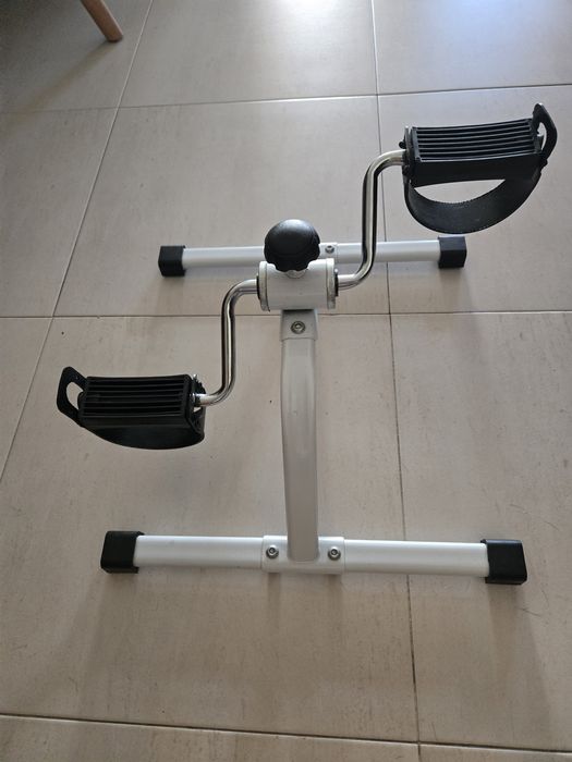 Pedaleira de reabilitação física para mãos e pés