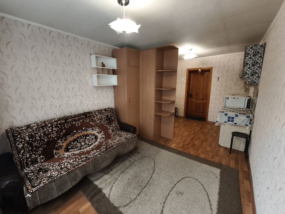 Продам кімнату з водою та пралкою вул. Хворостянка