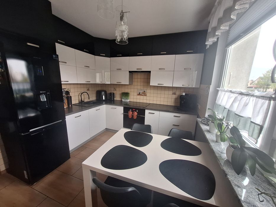 REZERWACJA Wyremontowane mieszkanie 62,5 m²+ piwnica + garaż + ogródek
