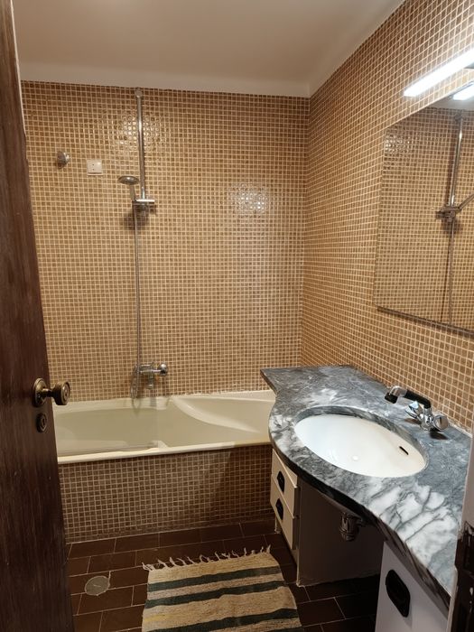 Quarto para Arrendar Portela