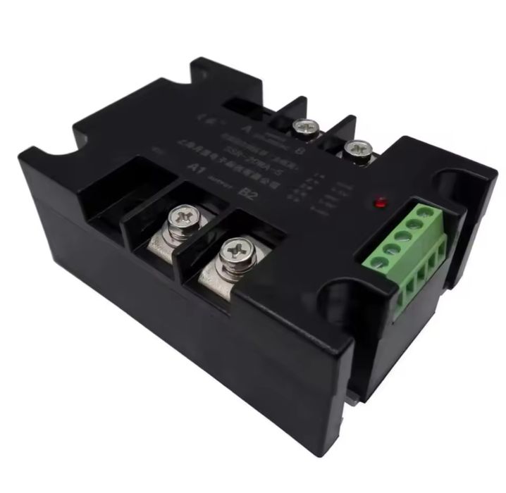 Однофазний ізольований твердотільний стабілізатор напруги