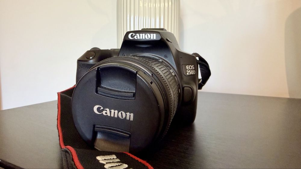 Canon EOS 250D + lente 18-55mm