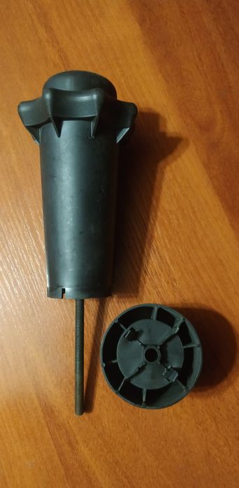 Крепление гайки запасного колеса AUDI A6 C5, 4B0803899H.