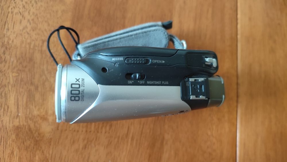 Sony DCR-DVD92E / Zoom 800x / Carl Zeiss оптика