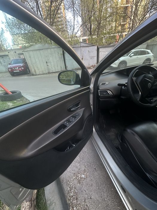 Продам автомобіль