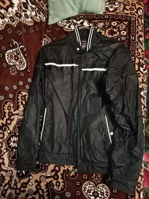 Курточка на хлопчика.