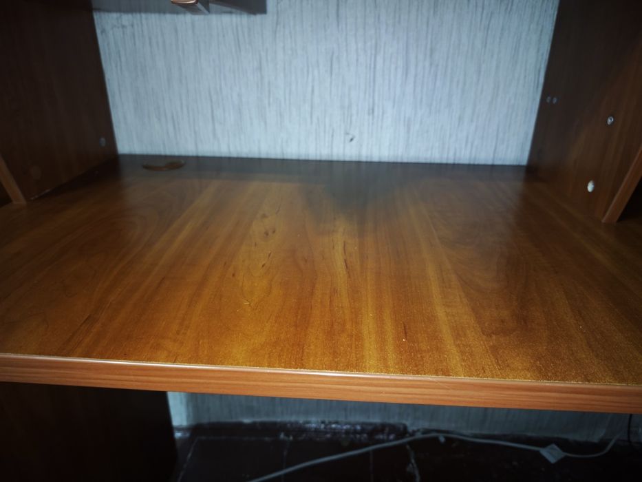 Комп'ютерний стіл