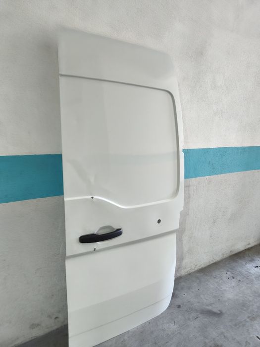 Porta TRASEIRA DIREITA RENAULT MASTER IV 2024–2026 / NISSAN INTERSTAR III / OPEL MOVANO – H2 – 86,5 × 189 CM –