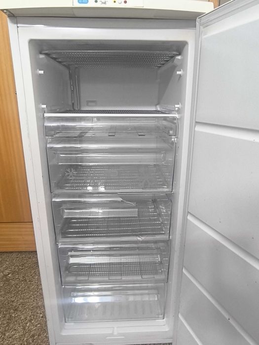 Arca vertical zanussi