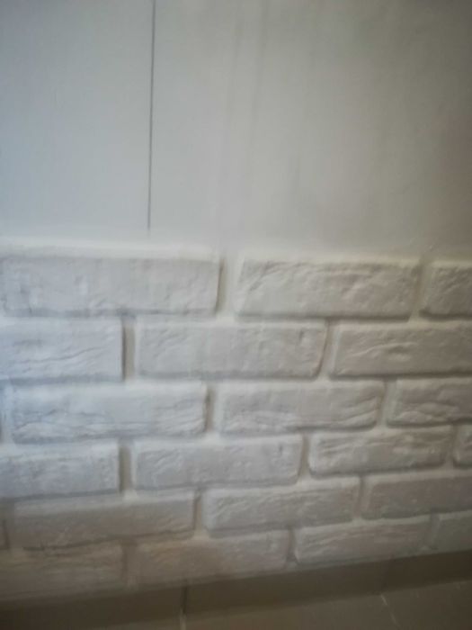 Укладання ґіпсової плиточки