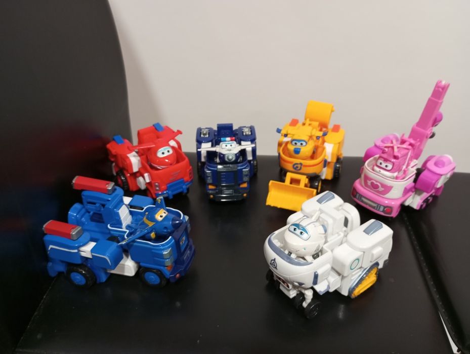 Robots transformers Super Wings