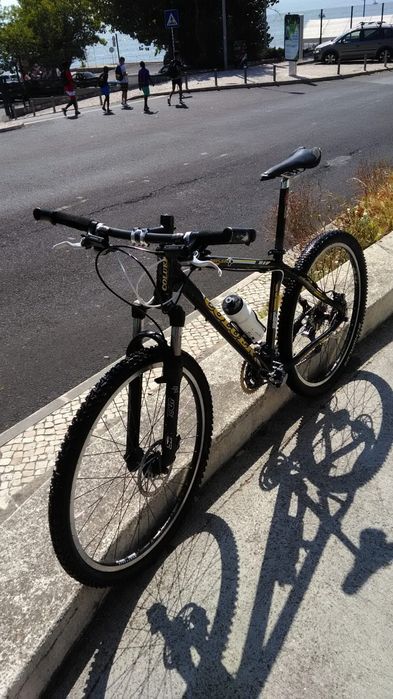 Bicicleta de BTT, marca Coluer, modelo  poison, Roda 26, tamanho M.