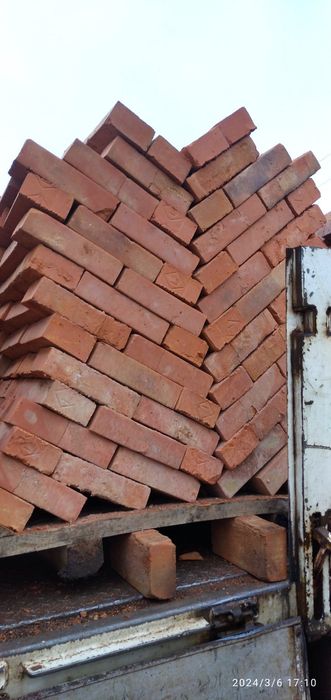 Цегла М 100-120 повнотіла.