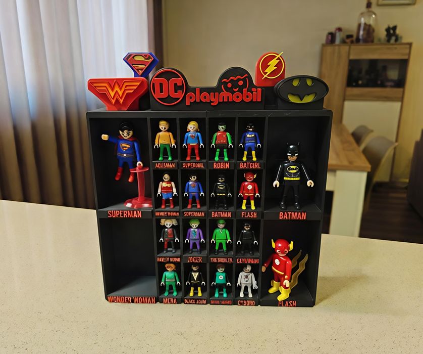 Expositor Playmobil DC Justice League Kinder Joy + Kinder Maxi