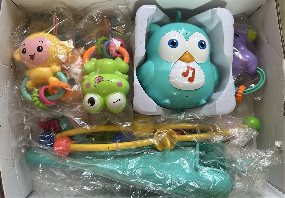 Мобіль на ліжечко «Добрі сни» (музика,світло) з коробкою