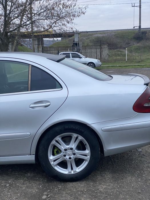 Mersedes-Benz E-Class W211 270CDI