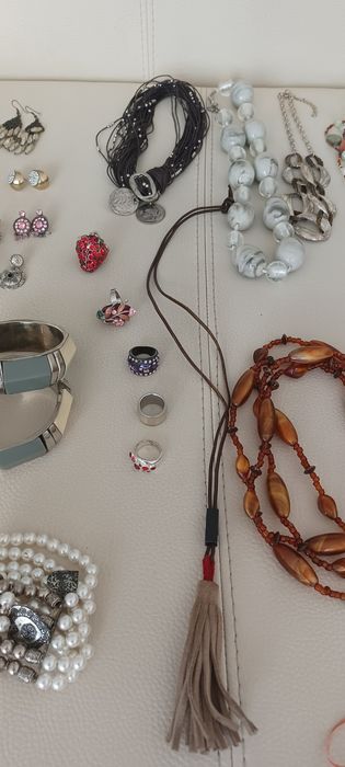 Colares pulseiras brincos bijuteria