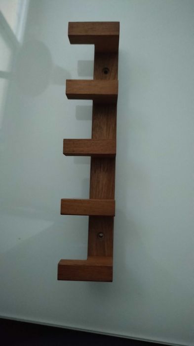 Cabide IKEA montagem em parede
