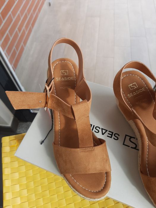 Sandálias mel com cunha corda novas da SEASIDE