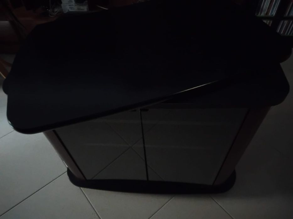 Móvel de TV com arrumação