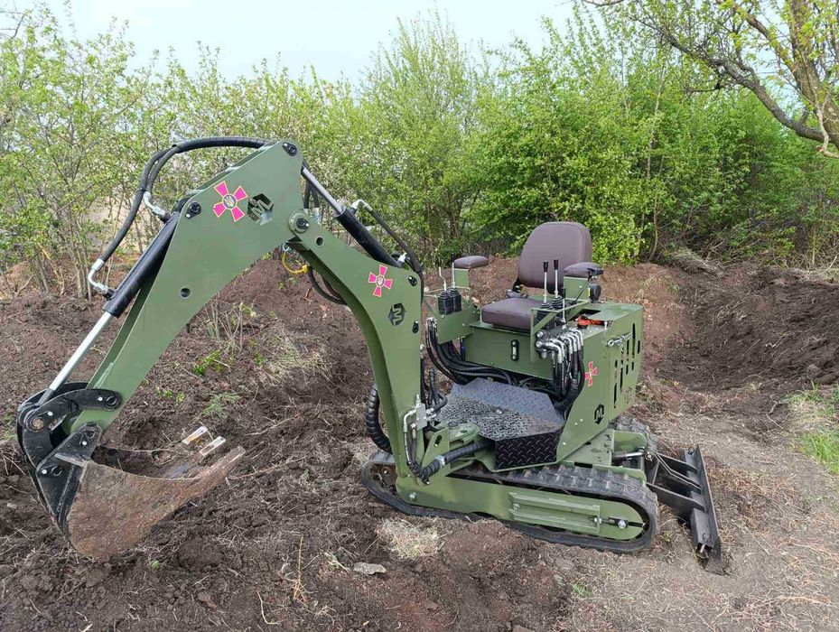 Міні екскаватор МД-4 Мілітарі для ЗСУ виробник ТМ Мінідігер