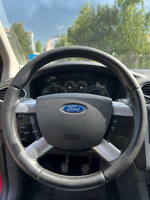 Ford Focus универсал (1,8 газ/бензин 2007 год)