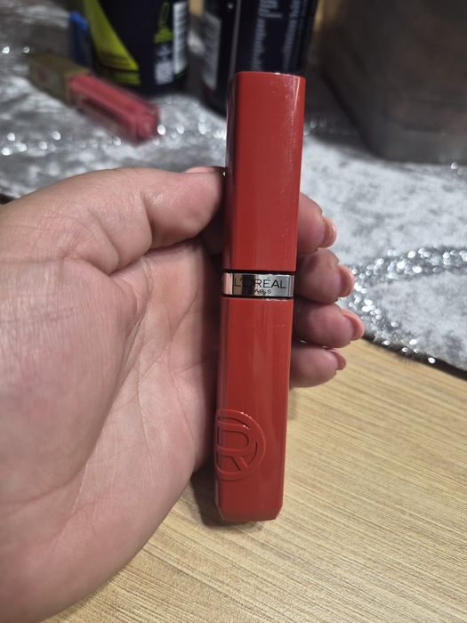 L'Oréal Paris Infaillible Laque Resistance 415 Red Bisou – nowa