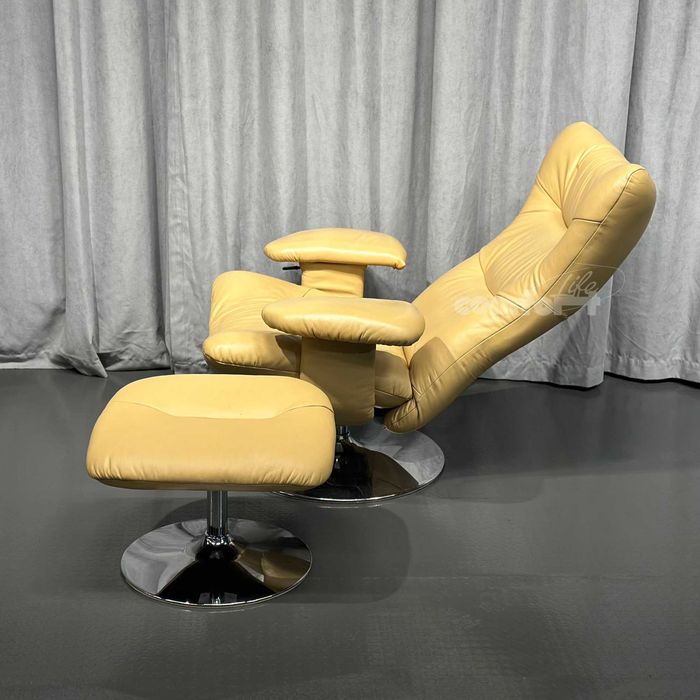 Комплект м'яких відпочинкових крісел у пісочному кольорі/пара крісел