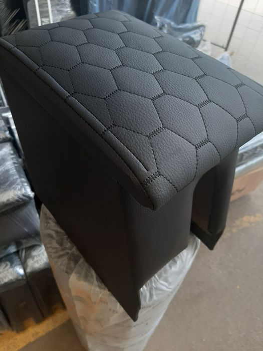 Подлокотник шкода а7