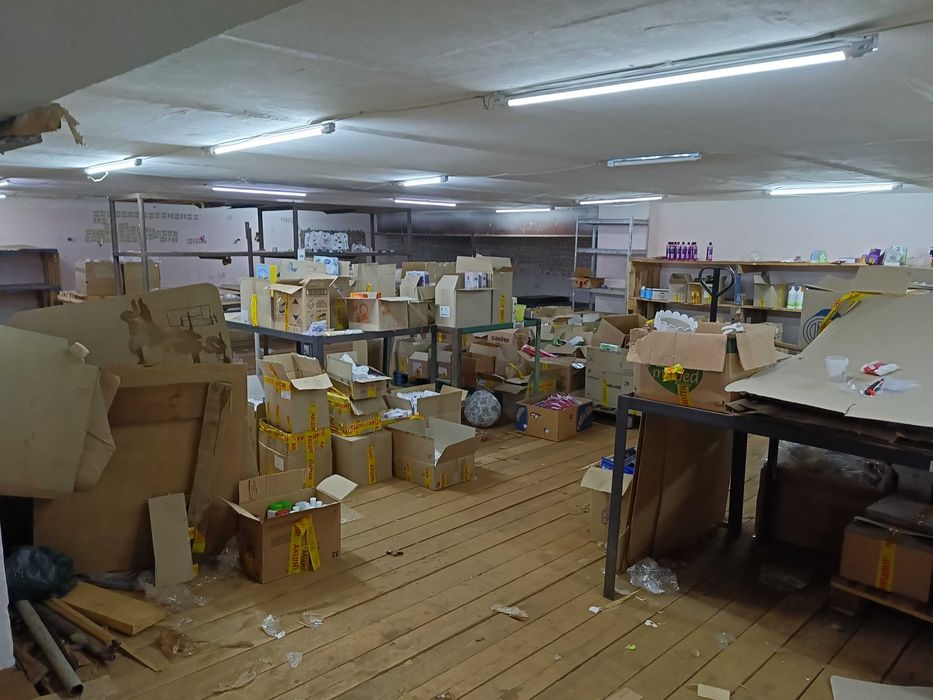 Продам складские помещения площадью 1200 м.кв .по Нефтянников.