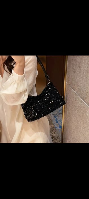 Torebka wizytowa czarna .