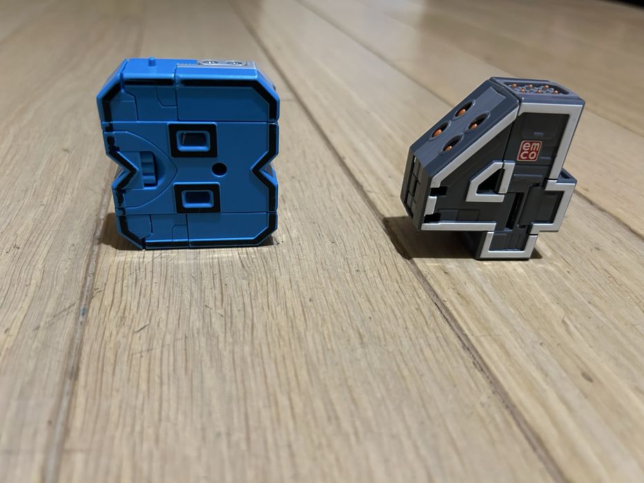 Трансботи 8; 4