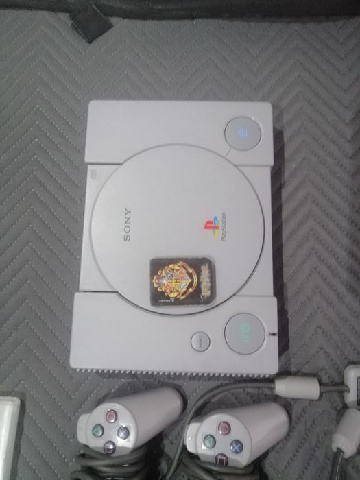 Playstation 1 complete with games and controllers64552026436866122