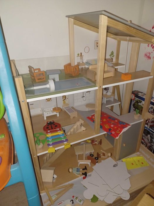 Casa de bonecas grande