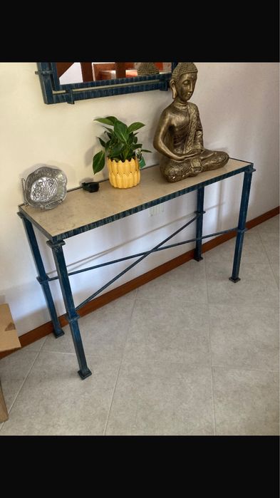 Mesa de entrada em ferro