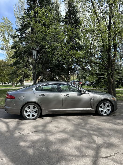 Jaguar XF 2009 2.7 дизель автомат