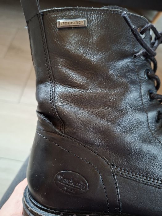 Botki marki Dockers.