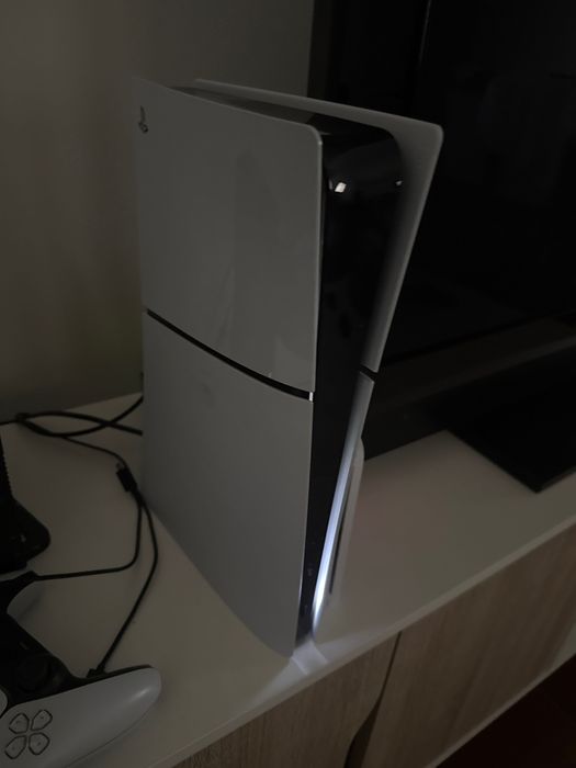 PlayStation 5 (1tb) com leitor CD + um comando + EAFC26