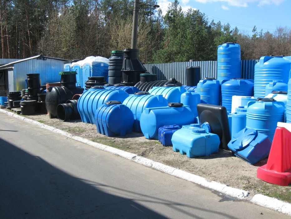 Бочки баки резервуари для води, поливу та палива