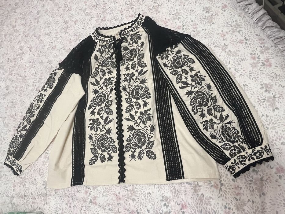 Жіноча вишиванка, розмір 2XL